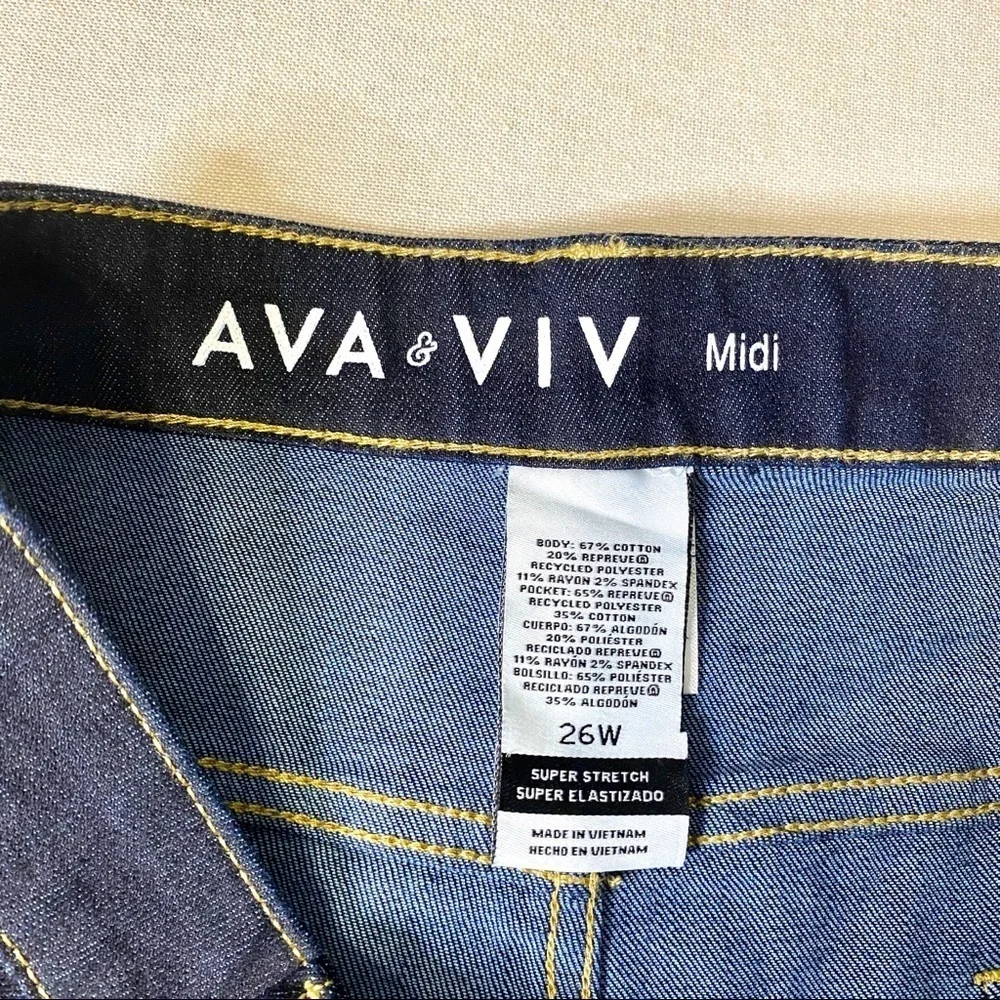 Ava and Viv MIDI Jean Shorts Stretchy Dark Blue Plus Size 26